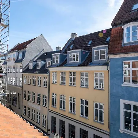 10 Person In The Heart Of * København