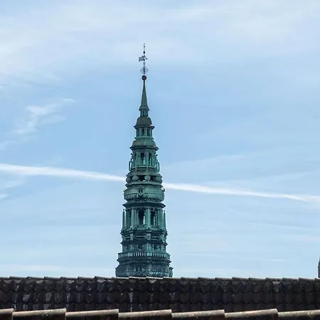 10 Person In The Heart Of Lejlighed København