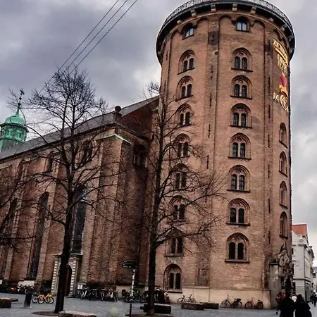 10 Person In The Heart Of * København
