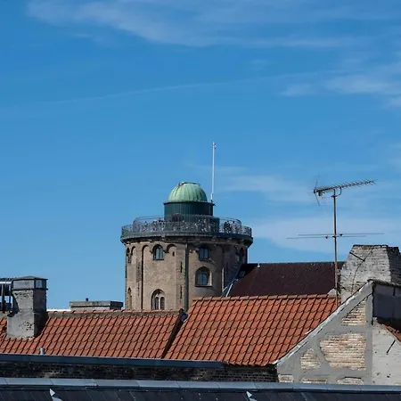 10 Person In The Heart Of * Copenhagen