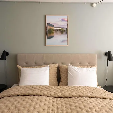 شقة 10 Person In The Heart Of *