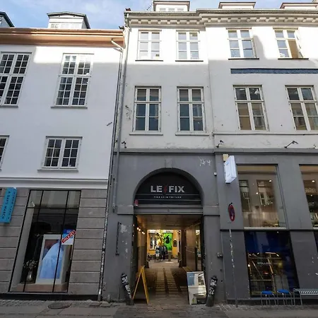 10 Person In The Heart Of