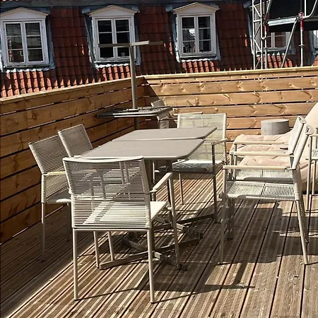 10 Person In The Heart Of Lejlighed København