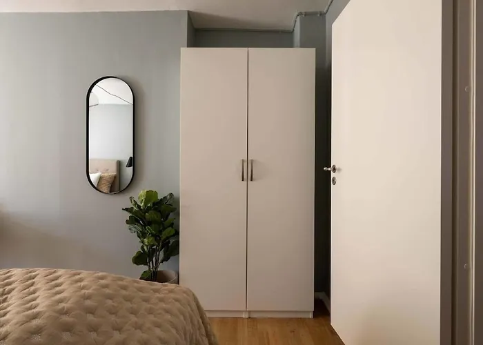 10 Person In The Heart Of