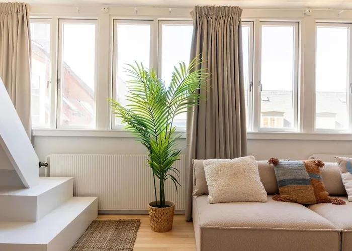 Apartman 10 Person In The Heart Of