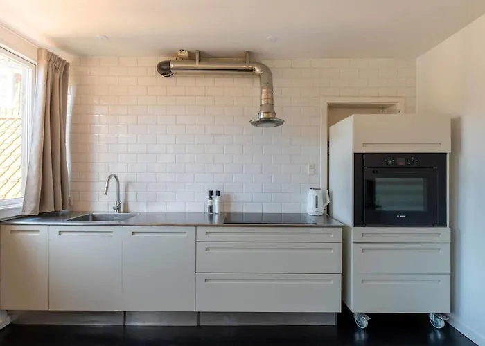 10 Person In The Heart Of