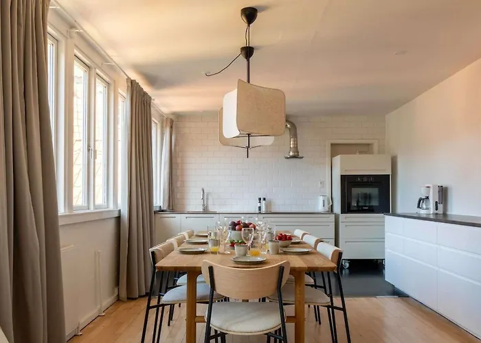 10 Person In The Heart Of Apartman *