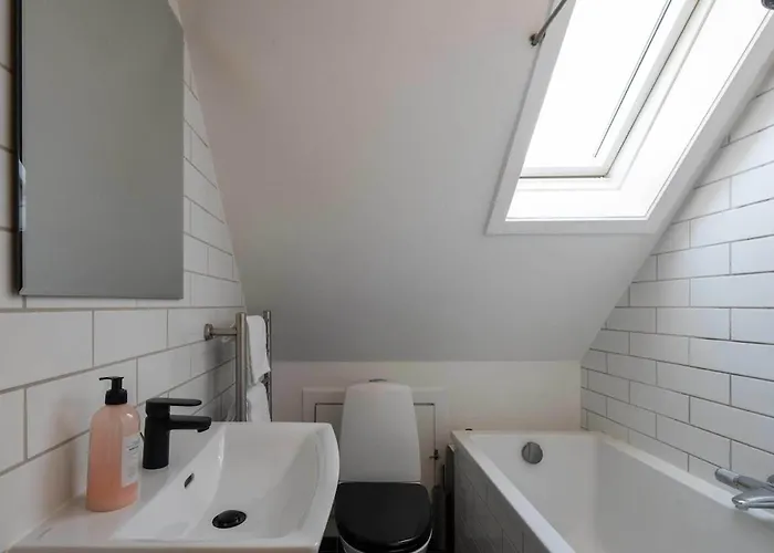 Apartman 10 Person In The Heart Of *