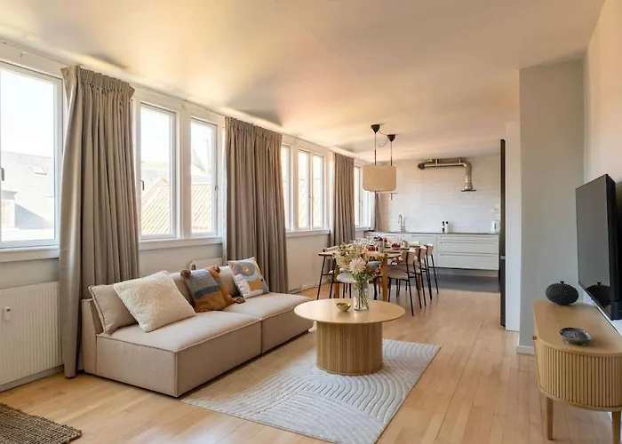 Apartman 10 Person In The Heart Of