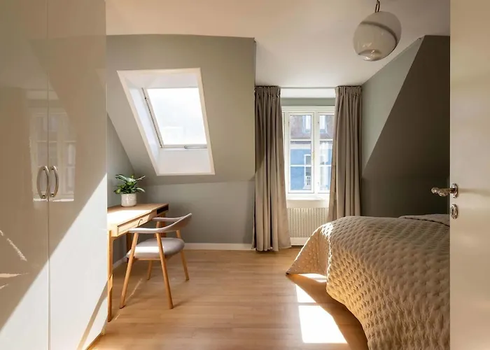 10 Person In The Heart Of Apartman *